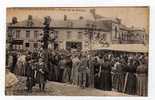 JUI 801109 Villers Bretonneux Place De La Mairie Grosse Animation N° 9 - Villers Bretonneux