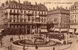 69 LYON II Place Jacobins, Animée, Tramway, Magasins Thiery Sigrand, Fontaine, Ed GB 6, 191? - Lyon 2