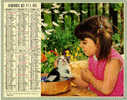 Calendrier-Almanach, 1975, OISE, Illustration FILLETTE AU CHATON Et FILLETTE AUX POUSSINS (J. Lavigne) - Tamaño Grande : 1971-80