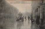 CPA De PARIS - CRUE DE LA SEINE. Rue De Chevaleret. Construction D'une Passerelle. - Paris (13)