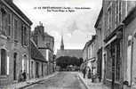 LA FERTE-BERNARD - Rue Victor-Hugo Et Eglise - La Ferte Bernard