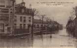94 ALFORTVILLE Inondé Cpa Animée. Les 2coles Victor Hugo. Crue De Janvier 1910 - Alfortville