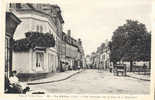 36 - INDRE -LA CHATRE - RUE NATIONALE Vers La PLACE De La REPUBLIQUE - CARTE ANIMEE - La Chatre