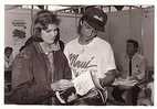 PHOTO DE PRESSE  /  RARE  : David  HALLYDAY Et Son Amie TEMMY. 1986 - Foto's