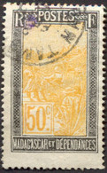 Pays : 288,3 (Madagascar : Colonie Française) Yvert Et Tellier N° :  139 (o) - Used Stamps