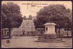 LOIRET - Pithiviers - Statue De Poisson - Mairie - Pithiviers