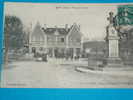 60)  Mouy -- Place De La Gare---tres Belle Carte Annimée---- C P---en- Bonne Etat - Mouy