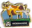 Fina. Serie Touristique. Normandie. La Vache - Brandstoffen