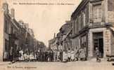 60 ST JUST EN CHAUSSEE Rue D' Amiens, Très Animée, Ed Sarrazin 22, 191? - Saint Just En Chaussee
