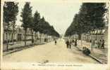 Guines - Avenue Auguste Boulanger ( Couleur-animée ) -1905 - Guines