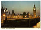 {25561} Angleterre , Londres London , Houses Of Parliament , Floodlit . Parlement - Houses Of Parliament