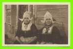 VOLENDAM, PAYS-BAS - DEUX JEUNES DAMES EN COSTUME DU PAYS - SÉRIE NADRUK VERBODEN - ANIMÉE - - Volendam