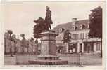 CPA----72---CERANS-FOULLETOURTE--PLACE STATUE PIERRE BELON - Mamers