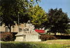 BAVAY   (Nord)   Le Monument Aux Morts  -  Arch. ARMSBRUSTER   (Carte Des Années 80) - Bavay