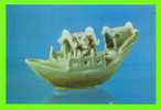 CHINA - BOAT-SHAPE WATER-POT OF THE LUNGCHUAN WARW - CARD NEVER BEEN USE - - Kunstvoorwerpen