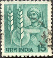 Pays : 229,1 (Inde : République)  Yvert Et Tellier N° :  715 (o) 12¾ X 13 - Used Stamps