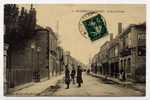 H17 - MOURMELON-LE-GRAND - La Rue Du GENIE (Très Jolie Carte Animée De 1910) - Mourmelon Le Grand