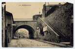 H27 - DOMFRONT - Rue Des BARBACANES (1914) - Domfront