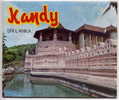 SRI LANKA--KANDY--Dépliant Touristique 13 Vues --(Elephant,Scène De Rue,orchidées,lac,pont,récolte Du Thé,fetes,jardins) - Advertising