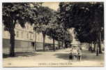H51 - URIAGE - L'avenue Et L'Hôtel Du Rocher (carte Animée De 1907) - Uriage