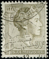 Pays : 286,04 (Luxembourg)  Yvert Et Tellier N° :   581 (o) - 1960 Charlotte, Tipo Diadema