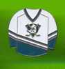 PINS - HOCKEY - MIGHTY DUCK´S - WHITE SWEATER´S - - Invierno