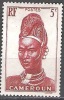 Cameroun 1939 Michel 129 Neuf * Cote (2001) 0.30 Euro Femme De Lamido - Unused Stamps