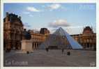 Delcampe - Paris - La Pyramide Du Louvre - Louvre