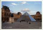 Paris - La Pyramide Du Louvre - Louvre