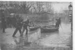 94 /*/ VAL DE MARNE / ALFORTVILLE, La Grande Crue De La Seine Janvier 1910, Marins Portant Secours Aux Habitants...** - Alfortville