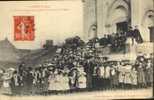 SAINT OUEN ..... LES ENFANTS A LA SORTIE DE LA MESSE - Saint Ouen