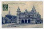 H132 - AUXI-le-CHÂTEAU - Hôtel De Ville Et église (1909) - Auxi Le Chateau