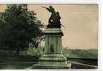 C  1680 - THOUARS - Place Du Chateau - Monuments Aux Morts - - Thouars