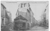 84 // VAUCLUSE / LA TOUR D AIGUES / Rue Sous La Place Et Lavoir Public / Roman édit / Animée - La Tour D'Aigues