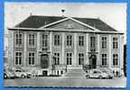 Diest Stadhuis.  (voiture D'époque).  BELGIQUE - Diest