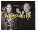 PHOTO PRESSE / HC.  Maurice CHEVALIER ET Mme BARNARD Au Maxim's. 1970 - Fotos