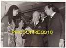 PHOTO PRESSE / HC.  Maurice CHEVALIER ET Le Professeur BARNARD Au Maxim´s. 1970 - Fotos