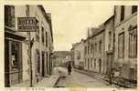 56 .  LA GACILLY .  RUE DE LA POSTE . - La Gacilly