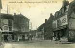 77 . TOURNAN . LE CARREFOUR DES RUE DE PARIS ET DE PROVINS .  (  COMMERCES PAPETERIE GALANL - Tournan En Brie