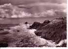 SAINT GUENOLE - PENMARC´H  -   N° 473 - Les Vagues Déferlent Sur Les Rochers De St Guénolé - Penmarch