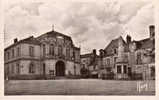 Mairie Et Monument Aux Morts - Ancenis