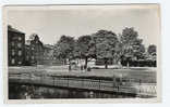 CPSM Photo Guise Aisne 02 Le Familistère Godin Petite Animation édit Alain écrite Timbrée 1954 - Guise