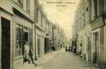 72 . SAINT-CALAIS .  GRANDE RUE VERS L´EGLISE . (COMMERCES) - Saint Calais