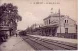 LE VESINET - Les Quais De La Gare - ELD N°3 -Train Entrant En Gare, Voyageurs, Chef De Gare - Le Vésinet