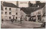 CPA 89 ST SAUVEUR EN PUISAYE - La Place - Saint Sauveur En Puisaye