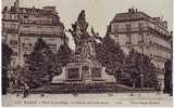 Ecrivains - C117 - Dép 75 - Paris - Ecrivain Victor Hugo - Place V. Hugo - La Statue De V. Hugo   - Bon  état - Ecrivains