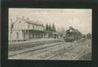 Saint Yrieix - Vue Intérieure De La Gare ( Train éditeur Non Mentionné N°10 Voyagé En 1915) - Saint Yrieix La Perche