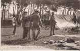 LES HINDOUS AU PARC BORELY MARSEILLE 9 GUERRE 1914 ON AMENE A L'AMBULANCE UN CAVALIER .. - Parcs Et Jardins