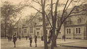 Maredsous Ecole Abbatiale   Cour De Recreation - Anhee