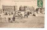 SCENE DE PLAGE DEVANT LE GRAND CASINO BERCK PLAGE REF 2228 - Autres & Non Classés